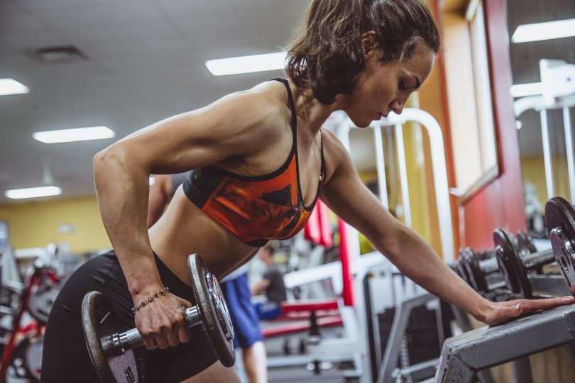 Vaut-il mieux aller à la salle ou courir pour perdre du poids ? -  Fitnessmith